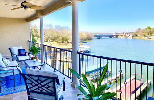 Lake Hamilton Condo | Luxury Lake Hamilton Condo w/180° Lakefront View-Main Channel, Central Location!
