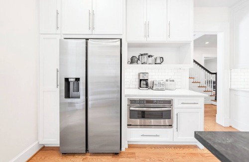 Central Hyde Park House | Luxury Midtown Mansion w/En-Suite Baths & Garage