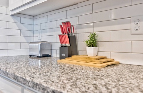 Raytown House | Luxury New Build Family Home W/Office & Fast WIFI