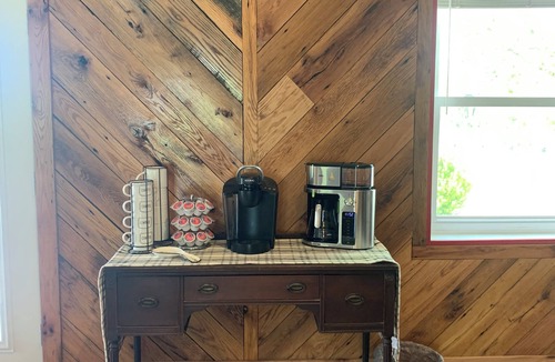 Saint Francis House | Maker’s Mark Walkable Stay, Wagon Wheel Barndominium