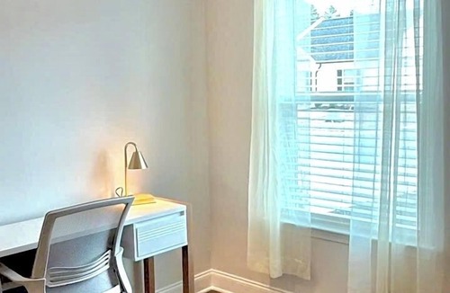 Gracewood House | Masters Suite – Modern Townhome 7 Miles to Augusta National