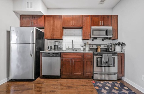 Salemtown Apartment | Melody Motel (Gated Parking!)