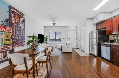 Salemtown Apartment | Melody Motel (Gated Parking!)