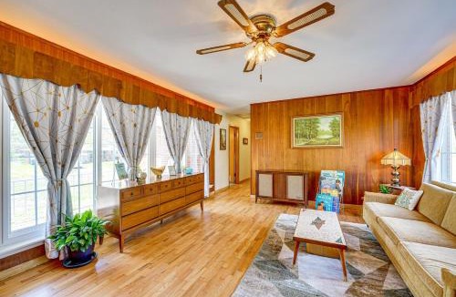 Monett House | Mid-Century 1950s Home W/Carport Near Route 66