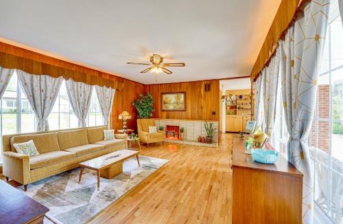 Monett House | Mid-Century 1950s Home W/Carport Near Route 66