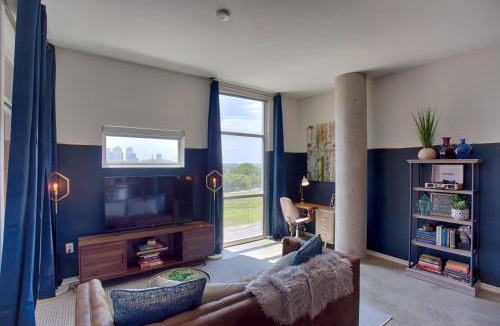 East Nashville House | Mid Century Modern Downtown Condo 30+ Night Min