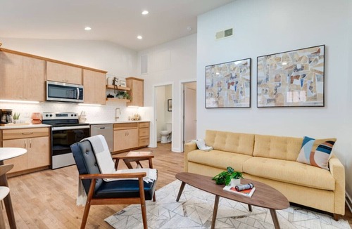 Greenwood Apartment | Mid Century Modern in East Nash!