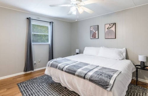 Capital View House | Midtown Cottage (Side B)
