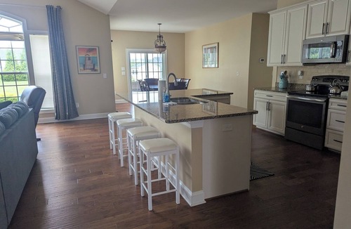 Milton House | Milton Manor - Close to DEturf and Delaware beaches