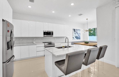 Pompano Beach Villa | Mimosa Sunrise Villa 🏖️ Heated Pool | Dog Friendly 🐾 Near Beach