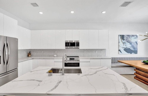Pompano Beach Villa | Mimosa Sunrise Villa 🏖️ Heated Pool | Dog Friendly 🐾 Near Beach