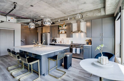 Warehouse District Apartment | MINNeSTAY* Sable 501 - Luxury Two Story Loft | North Loop | Target Center