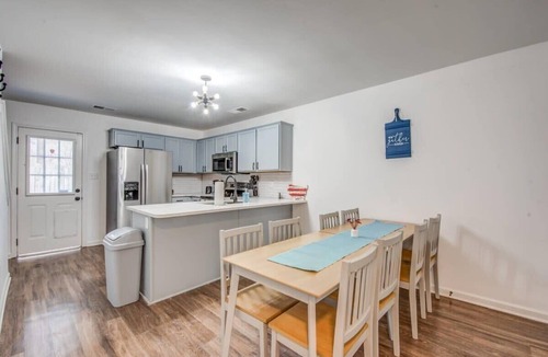 University District House | Mins to Downtown & U of Memphis! High Point Duet 2