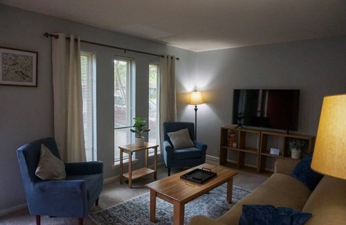River Mountain House | Mins to River Mountain Park, Dining, & Shopping!