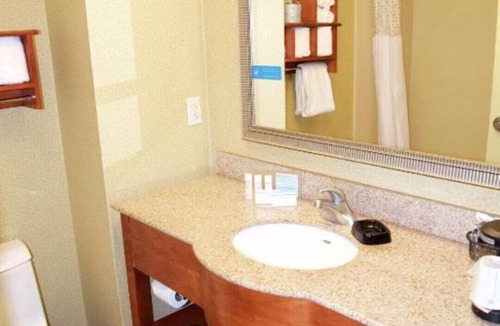 Moline House | MINUTES FROM QUAD CITY INTERNATIONAL AIRPORT