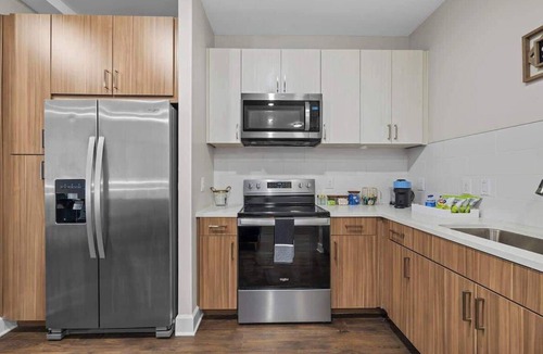 Eighth Avenue Apartment | Modern 1BR Near Broadway & The Gulch