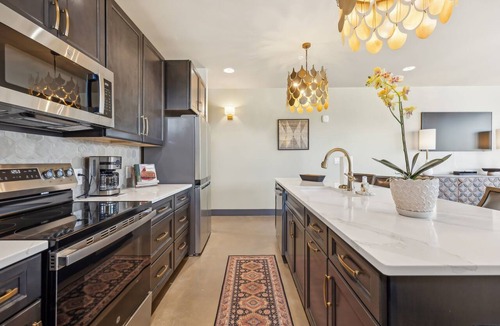 Lebanon Apartment | Modern 2BR : Historic Lebanon Sleeps 4