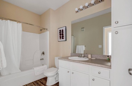Mount Juliet Apartment | Modern Apartment in Prime Location (ID5574X61)