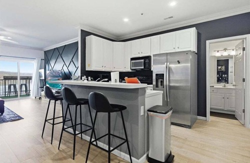 Sunrise Beach Condo | Modern Condo at 11mm in Sunrise w/PWC & Boat Slip