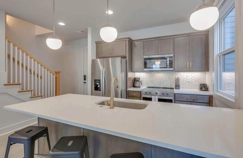 Greenwood House | Modern East Nashville Townhome with Kings & Queens | Walk to Local Restaurants & Bars | 2 Workspaces, 2-Car Garage, Smart TVs in Every Room | Near Five Points, The Gulch & 10 min to Broadway | 24 Hr Hospitality