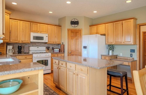 Rosemount House | Modern & Spacious 5‑Bedroom Family Home – Near Twin Cities