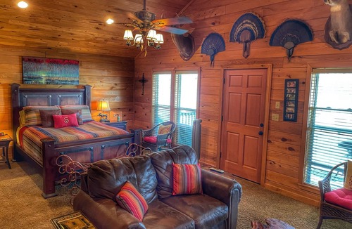 Dundee House | Moon Lake Escape on the water & near Clarksdale, MS & Helena, AR
