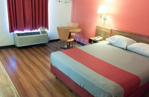 Arkadelphia Hotel | Motel 6-Arkadelphia, AR
