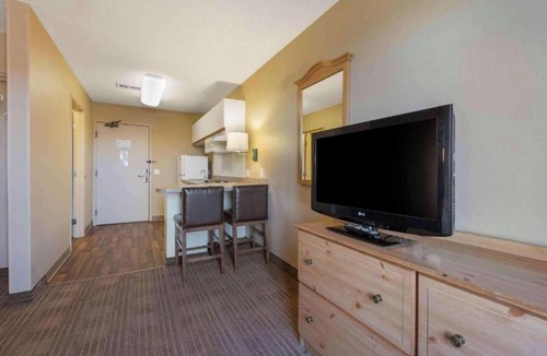 Eagan Hotel | Motel 6 Minneapolis Airport Eagan North MN