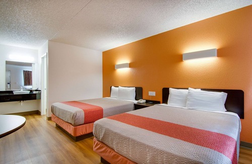 Salina Hotel | Motel 6 Salina, KS