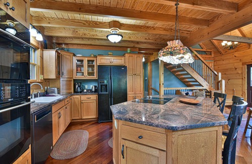Marshall Cabin | MOUNTAIN HOME NEW DISCOUNTED RATES MOUNTAIN VIEWS MILITARY DISC PETS HOT TUB