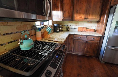 Medicine Park Cabin | Mountain View, Hot tub, 1 private & 1 loft bedroom