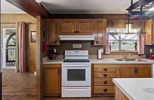 Lawton House | Mountain views, quiet location, Close to Fort Sill and Medicine Park!