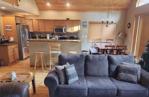Mauston House | Multi-Family Vacation Home Near Castle Rock Lake & Wisconsin Dells