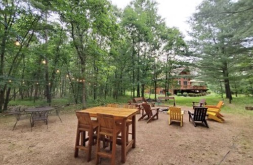 Mauston House | Multi-Family Vacation Home Near Castle Rock Lake & Wisconsin Dells