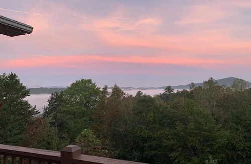 Murphy House | Murphy Sunset View-Perfect Getaway Location!