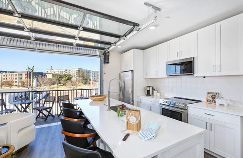 Rolling Mill Hill Condo | Muse | City-view third-floor condo with private balcony & AC