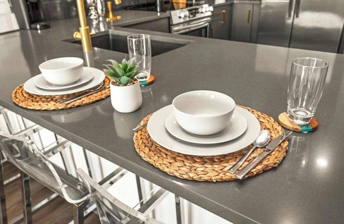 Rolling Mill Hill Apartment | Muse-ic City Luxury - Entire Apt 5 min to Broadway