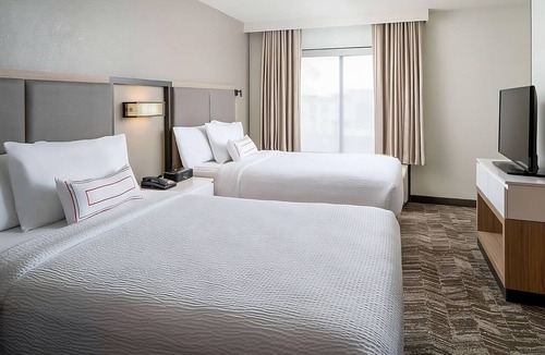 Donelson Hotel | Music History Hideaway in the Heart of Nashville! Pets Allowed, Pool, Breakfast