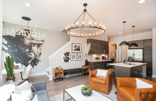 Katie Hill Neighborhood House | Near Downtown | Rooftop | Games