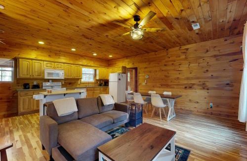 Idlewild House | Near Lake! Tennessee Family Getaway w/Game Room