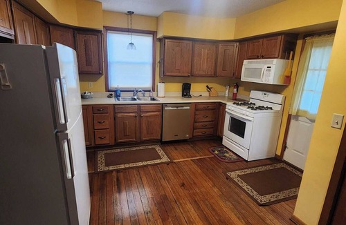 Charles City House | Nestled in the heart of America’s Hometown!