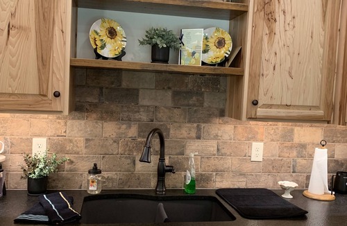 Drake House | New 2-bedroom "Kentucky Country" vacation home 10 minutes from Bowling Green