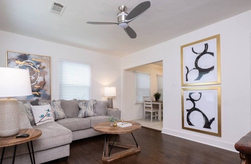 Capital View House | New 2BD/1BA Home~Close to Everything~"Penny Lane"