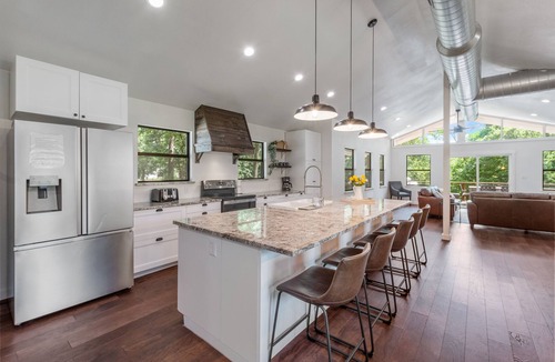 Seven Points House | New! 3 Acre, 5bd/5bth Lakehouse w/Hot tub & Cinema
