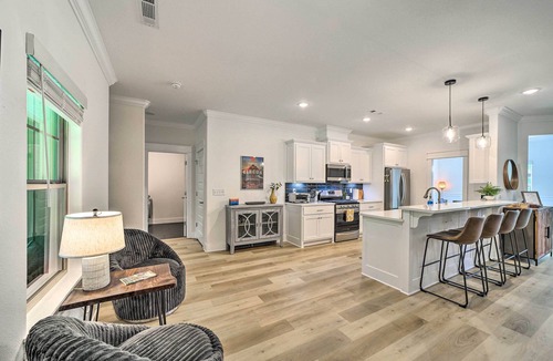 Bella Vista House | New Everything! Comfy Home w/Deck & Trail Access!
