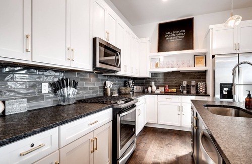 East Hill House | NEW! Nashville Vibes (4-Bedroom Townhouse) - Pets Allowed