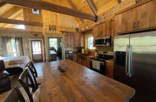 Valley Head Cabin | NEW Owl and Moon Romantic Cabin Majestic Views for Miles Fireplace and Hottub