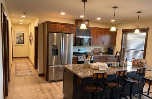 Michael House | Newly Remodeled 3BR Riverfront Apartment w/WiFi & Private Access