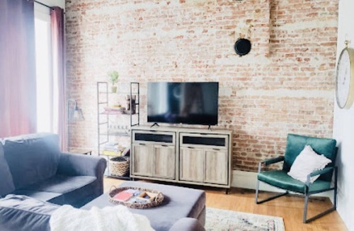 Manchester Apartment | Newly renovated apartment in historic downtown Manchester