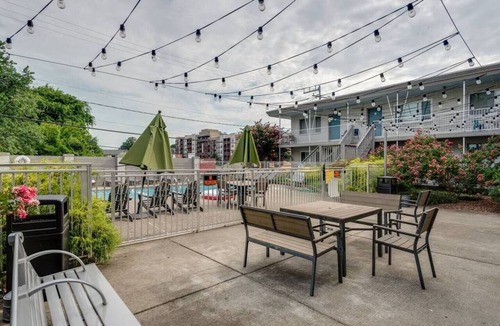 Melrose Condo | Newly renovated studio! Our 'bnb used to be a 50's motel that was converted to condos